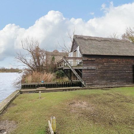 Вилла Cygnus Boathouse South Walsham Экстерьер фото
